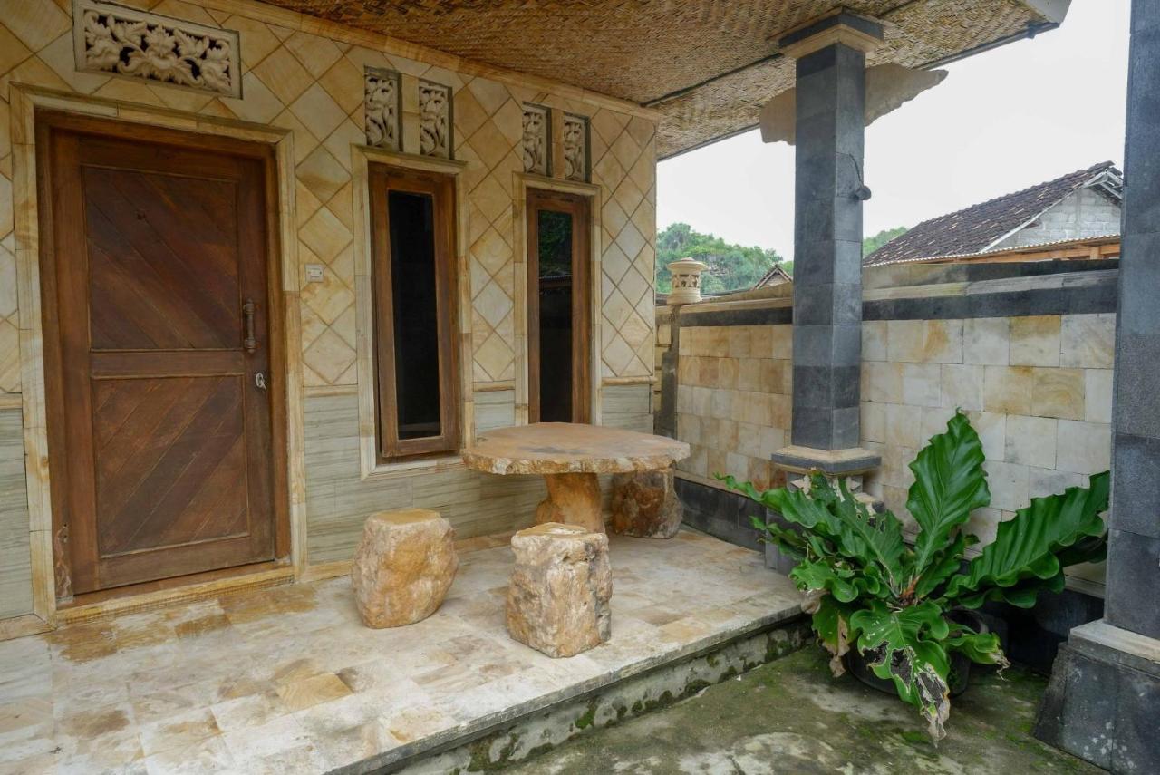 Hotel Kampoeng Drini Redpartner Brono エクステリア 写真